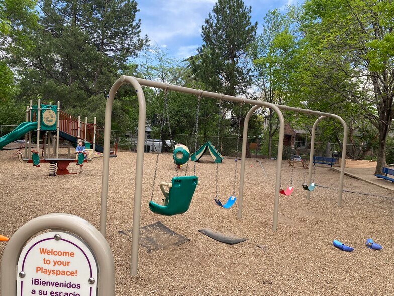 More Photos Of 940 Fillmore St, Denver Schools For Lease