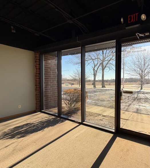 More Photos Of 33W624 Roosevelt Rd, Geneva Storefront Retail Office For Lease