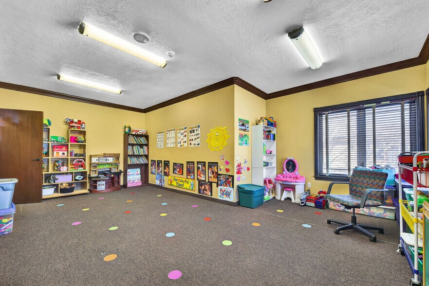 More Photos Of 2563 S Five Mile Ave, Boise Office Residential For Sale