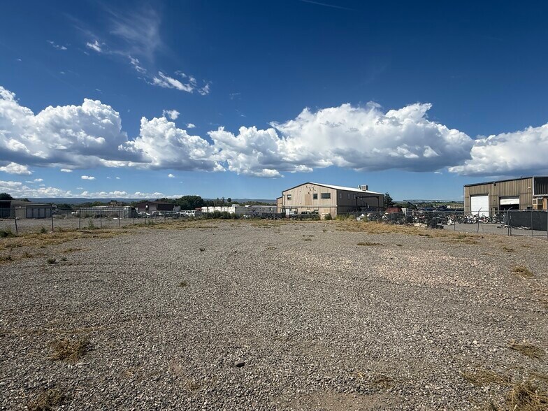 More Photos Of 1765 Launa Dr, Montrose Flex For Sale