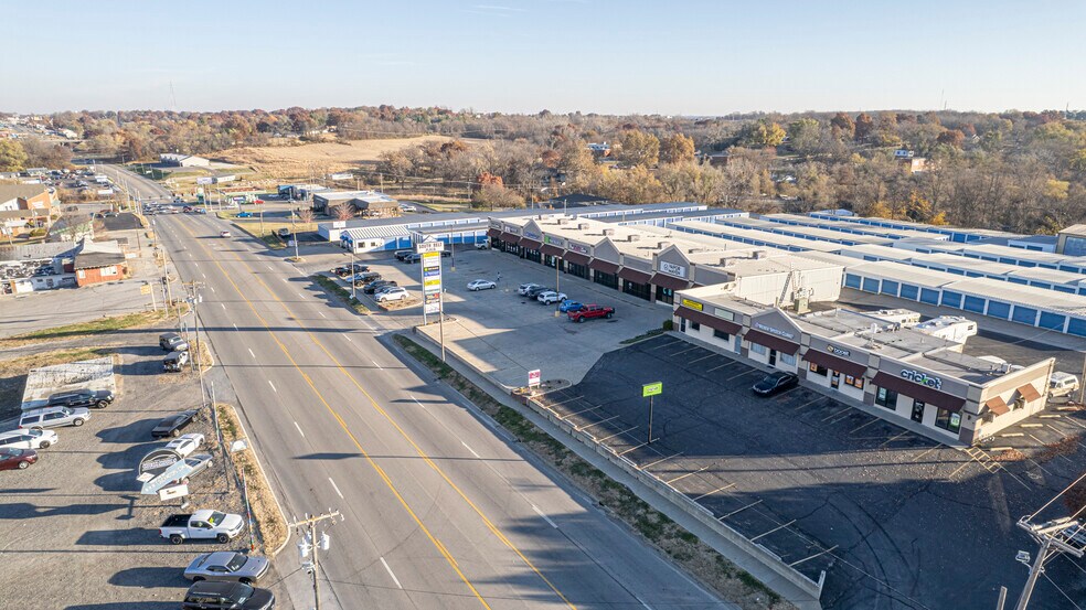 More Photos Of 2901-3011 S Belt Hwy, Saint Joseph Storefront Retail Office For Lease