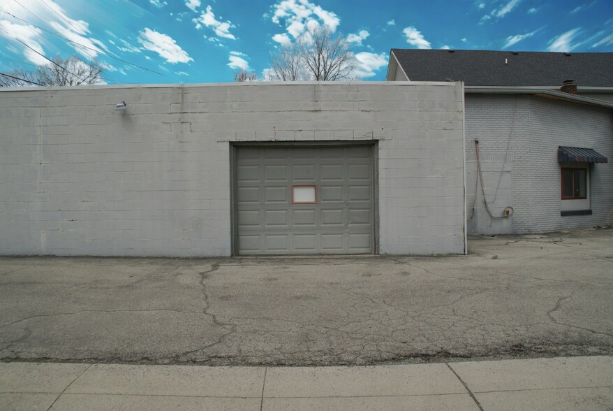 More Photos Of 4002 Cornelius Ave, Indianapolis Flex For Sale