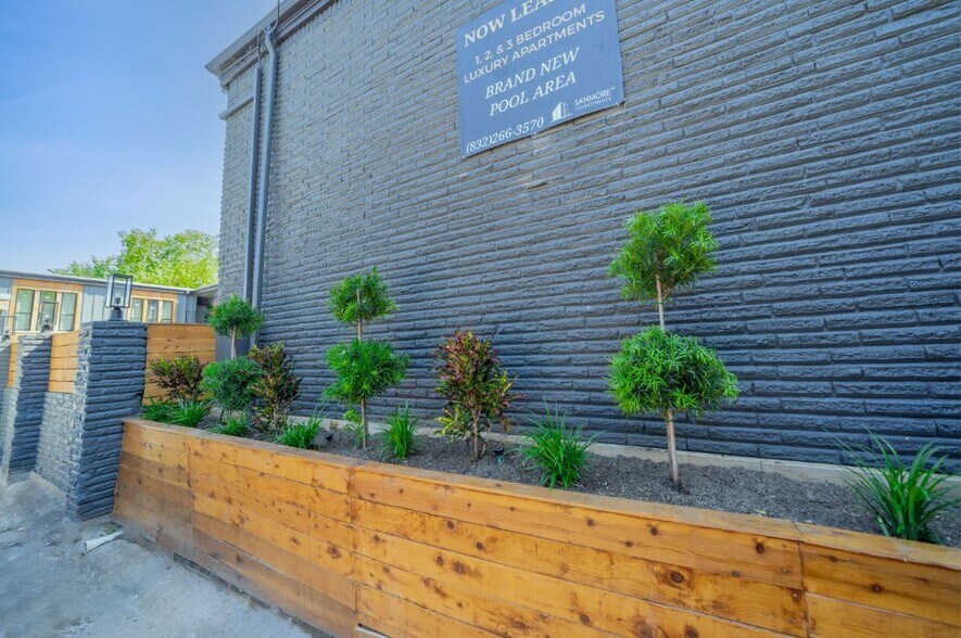 More Photos Of 2703 Mason St, Houston Apartments For Sale