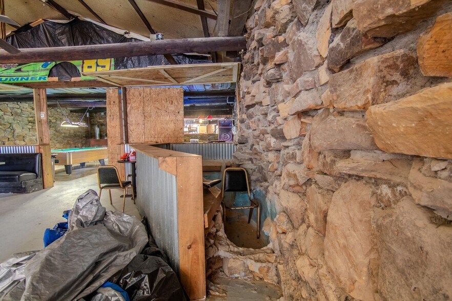 More Photos Of 18400 E B Hwy, Sheldon Flex For Sale