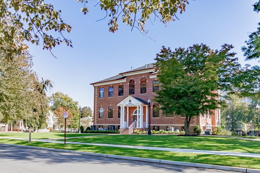 More Photos Of 54 Hudson St, Freehold Loft Creative Space For Lease