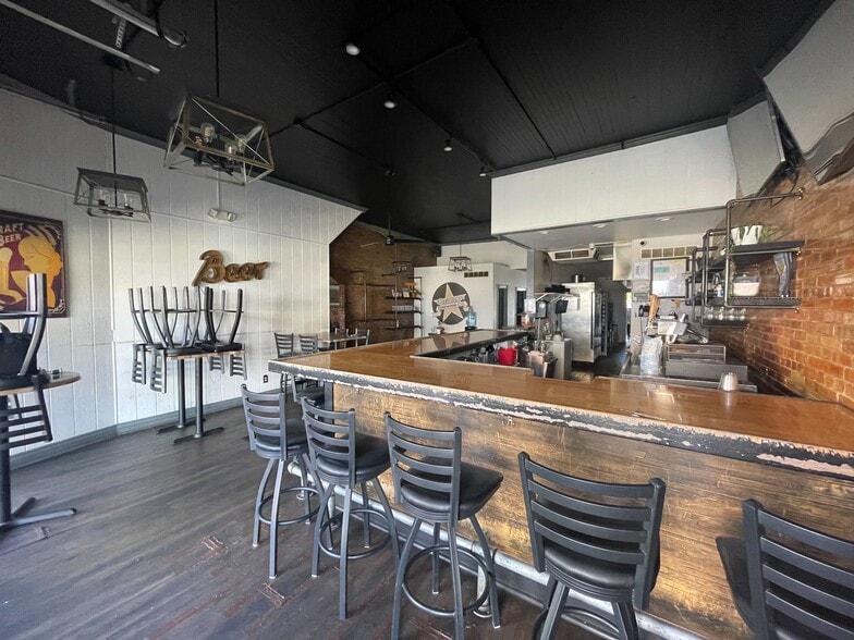 More Photos Of 124-128 W Chicago Blvd, Tecumseh Storefront Retail Residential For Lease