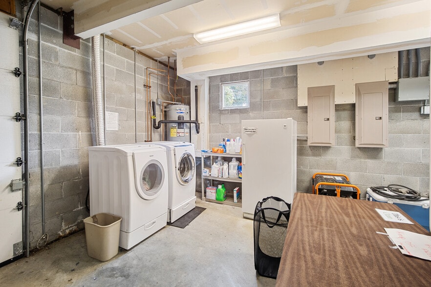 More Photos Of 459 Galice Rd, Merlin Religious Facility For Sale