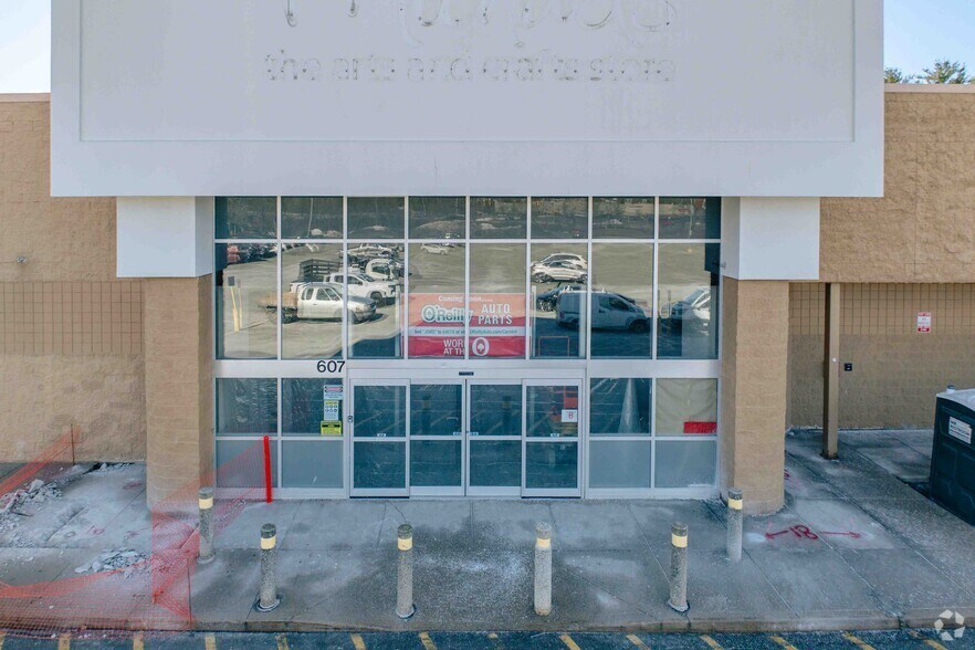 More Photos Of 607-653 Broadway, Saugus Freestanding For Lease