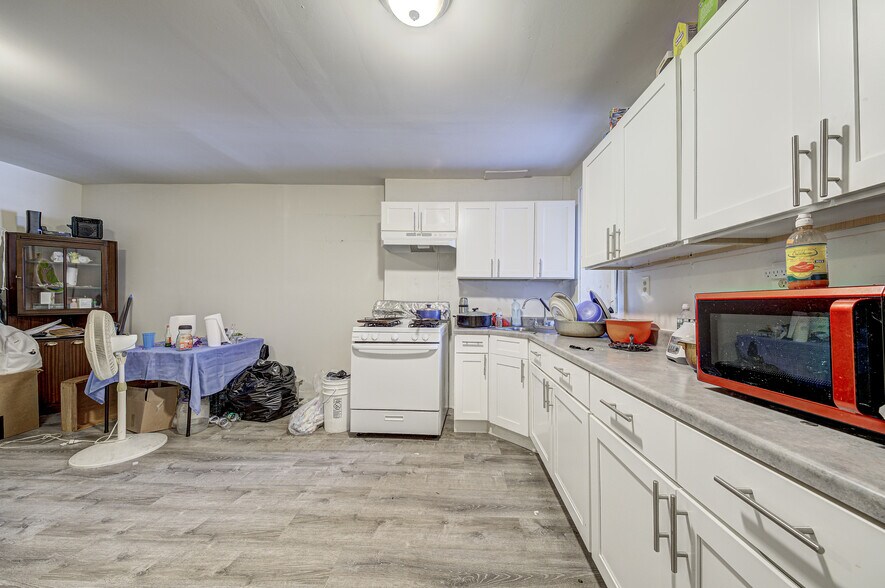 More Photos Of 137 William St, Newburgh Apartments For Sale