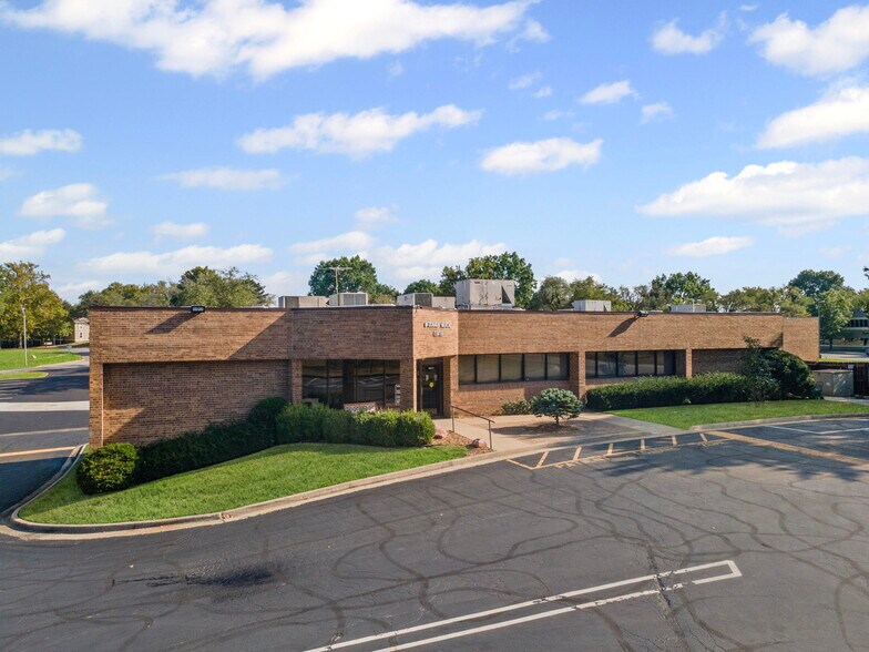 More Photos Of 2800 NE Kendallwood Pky, Gladstone Office For Lease