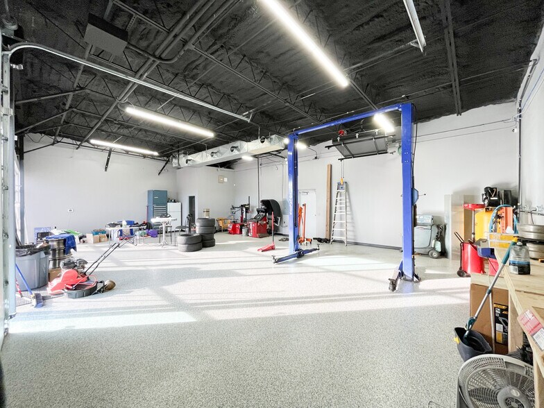 More Photos Of 610-614 N National Ave, Springfield General Retail For Sale