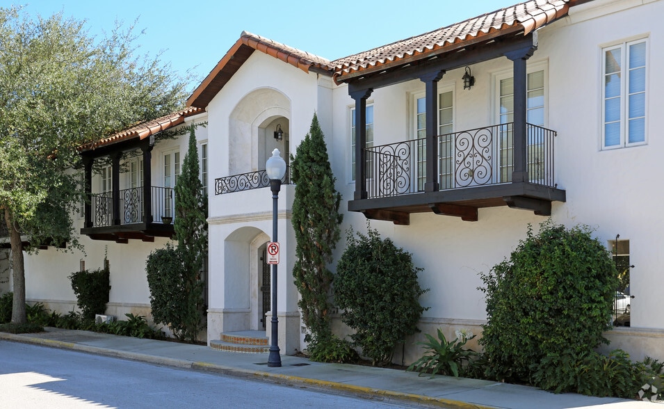 More Photos Of 433 W New England Ave, Winter Park Apartments For Lease