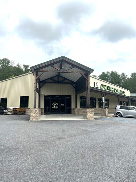Primary Photo Of 426 E Prince Rd, Hendersonville Flex For Lease