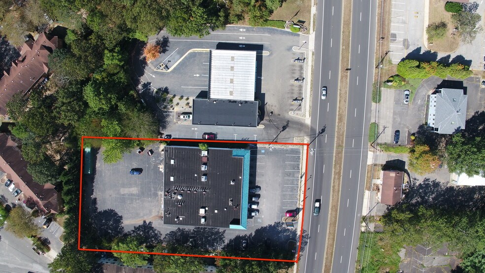 More Photos Of 1880 W County Line Rd, Lakewood Storefront For Sale