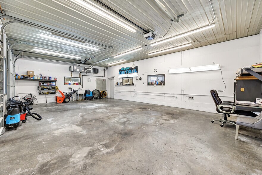 More Photos Of 513-529 Duluth Ave, Sturgeon Bay, Sturgeon Bay General Retail For Sale