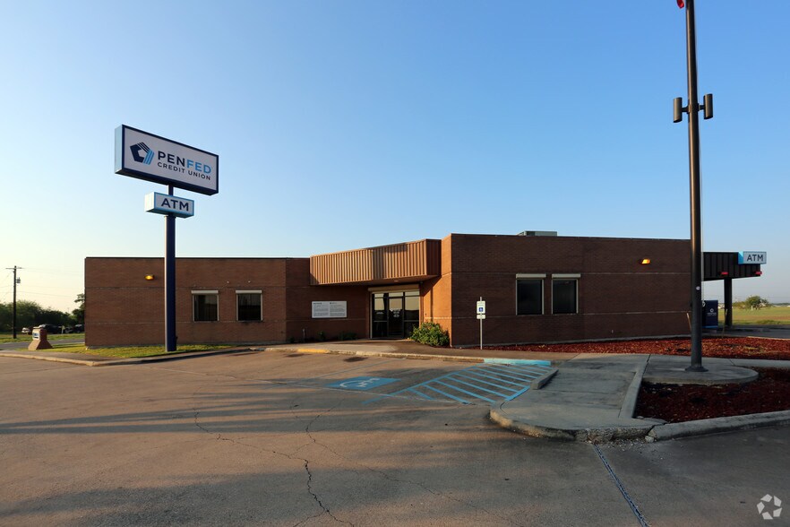 Primary Photo Of 2141 Tuloso Rd, Corpus Christi Bank For Sale