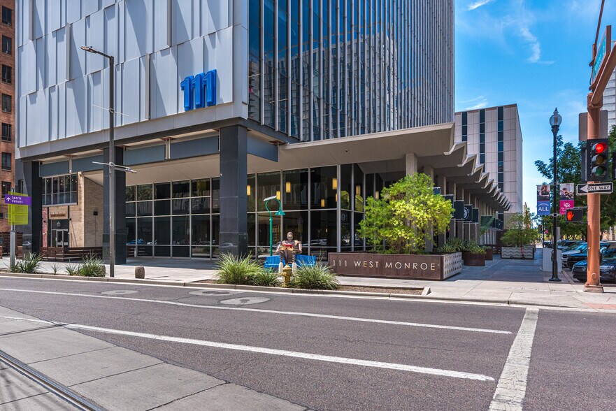 More Photos Of 111 W Monroe St, Phoenix Office Residential For Lease