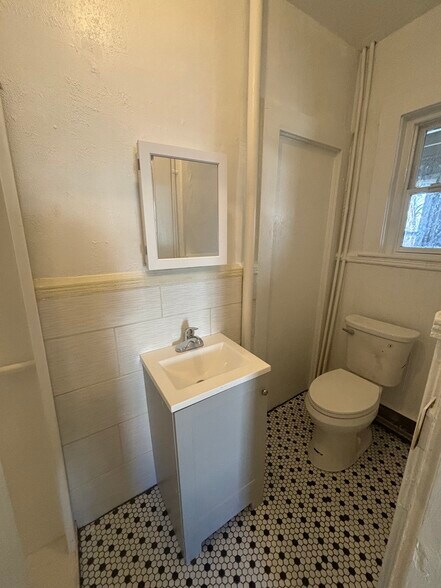 More Photos Of 240-242 Washington St, New Britain Apartments For Sale