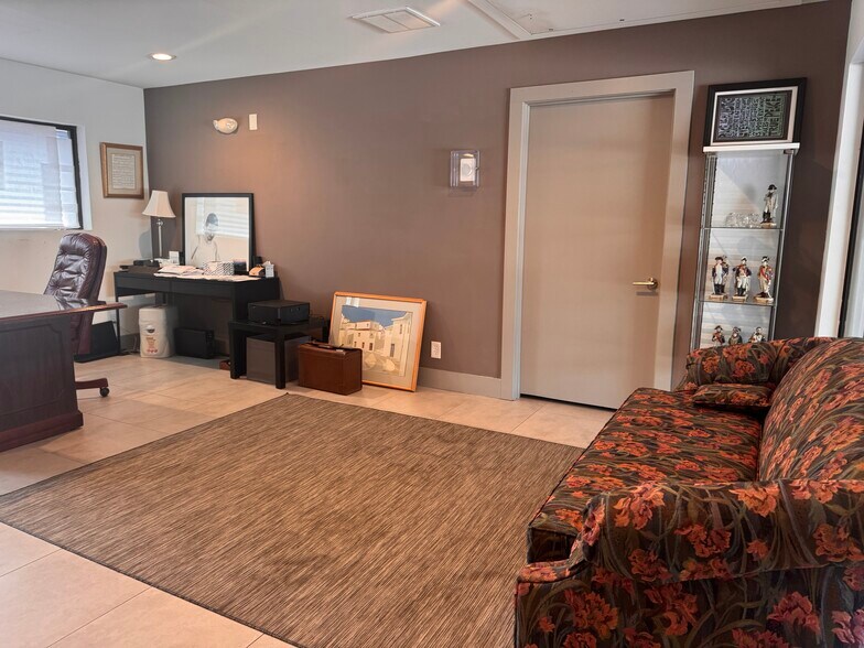 More Photos Of 4739 Merwin St, Houston Unknown For Lease