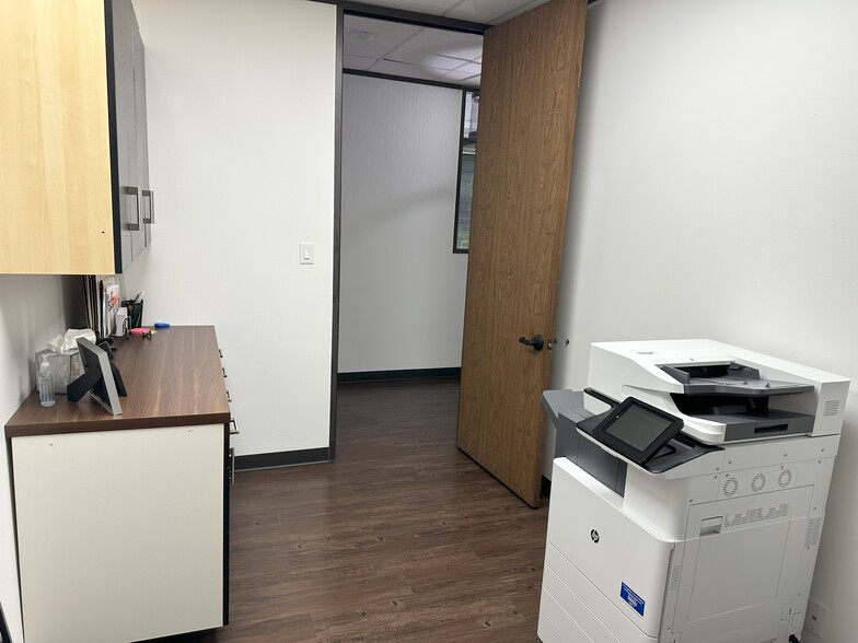 More Photos Of 550 Post Oak Blvd, Houston Office For Lease