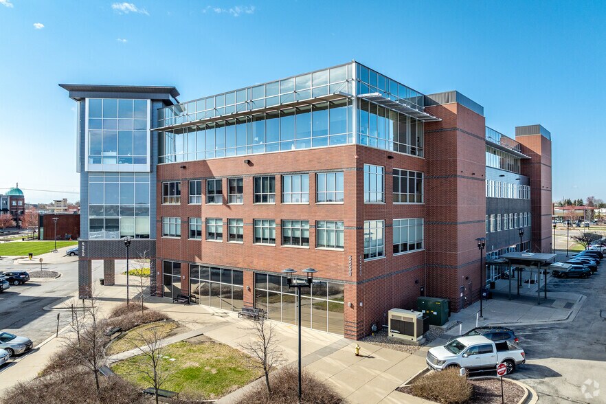 More Photos Of 5550 Wild Rose Ln, West Des Moines Coworking Space