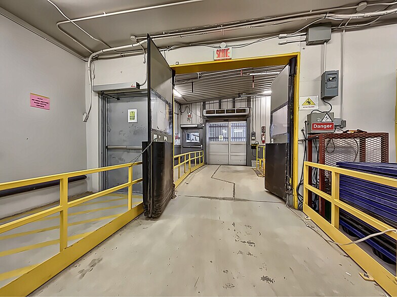 More Photos Of 3219 Boul Saint-François, Saguenay Office For Lease