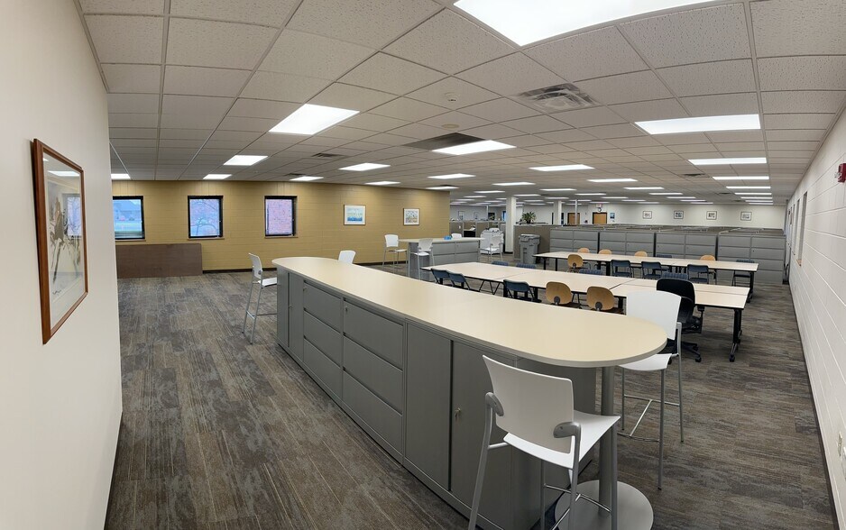 More Photos Of 118 3rd St E, Ashland Office For Sale