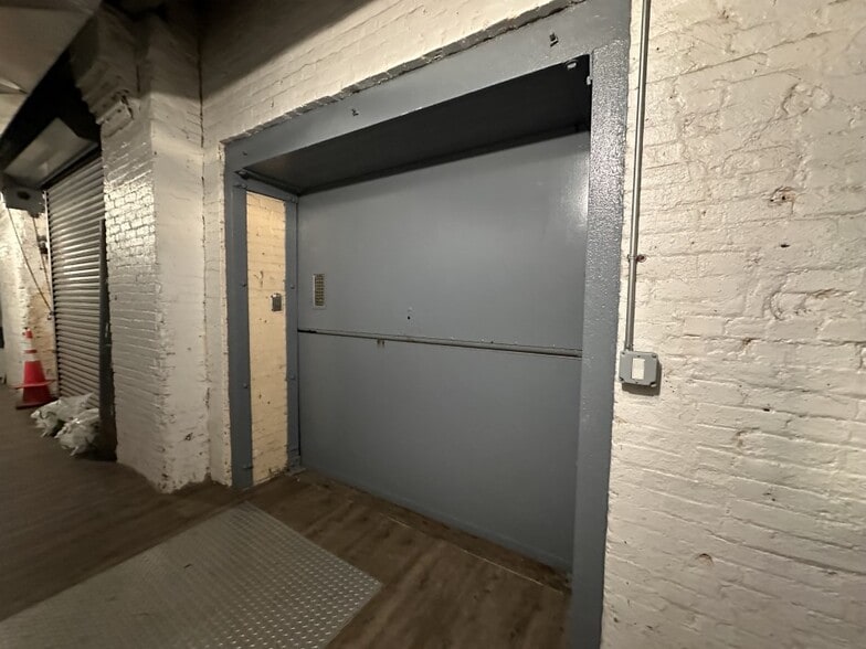 More Photos Of 201 46th St, Brooklyn Warehouse For Sale