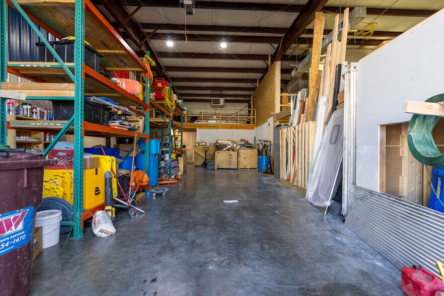 More Photos Of 1050 W Innovation Dr, Kearney Warehouse For Sale
