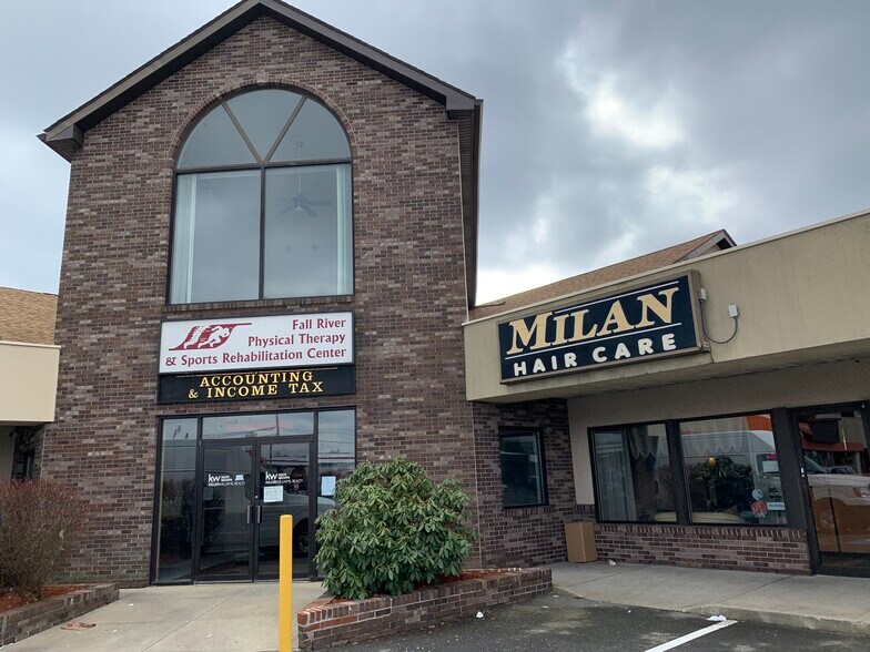 More Photos Of 657 Pleasant St, Fall River Freestanding For Lease