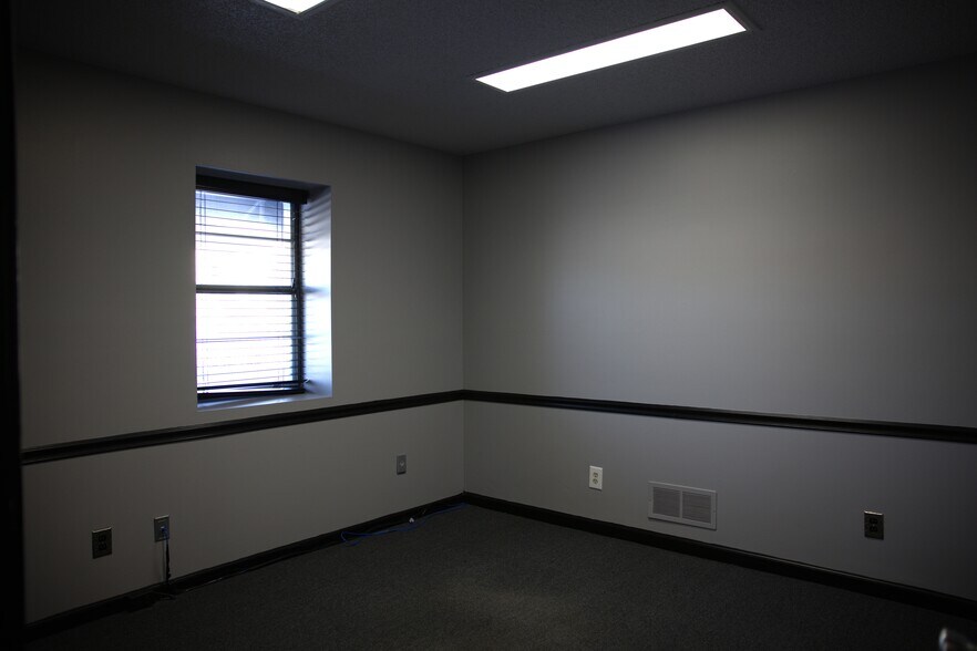 More Photos Of 101 W Shrader St, Liberty Manufacturing For Lease