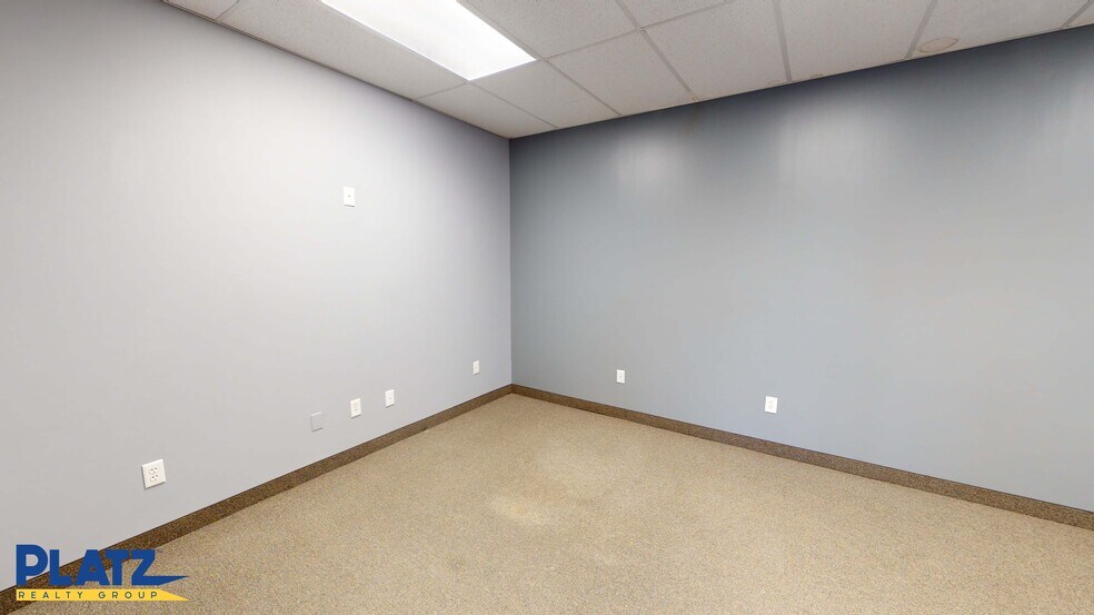 More Photos Of 4800 Market St, Youngstown Office For Lease