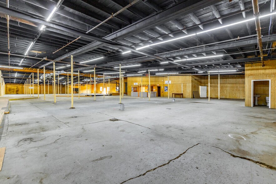 More Photos Of 406 4th Ave, Dalton Manufacturing For Sale