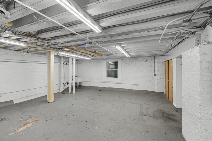 More Photos Of 408-410 Martin Luther King Jr Blvd, Savannah Storefront Retail Residential For Sale