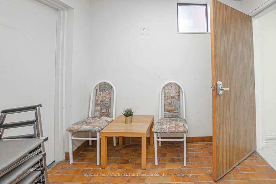 More Photos Of 3173 Erindale Station Rd, Mississauga Medical For Sale