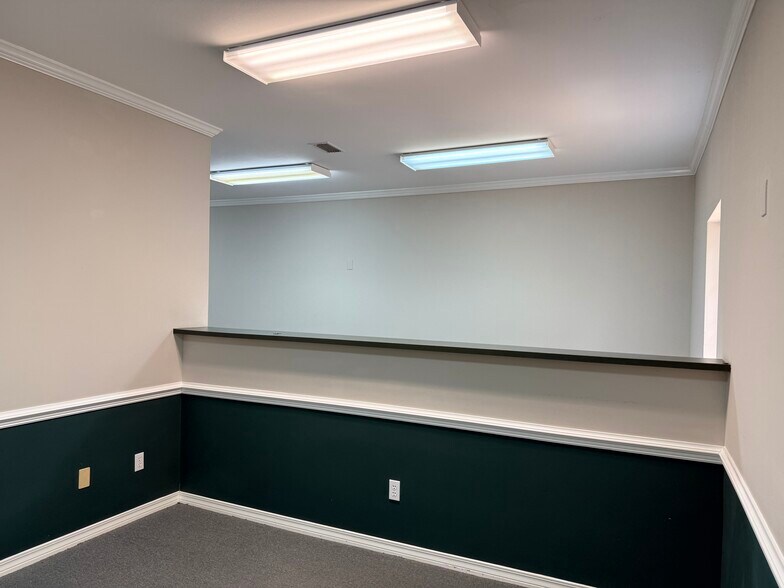 More Photos Of 6313 Piccadilly Square Dr, Mobile Office For Sale