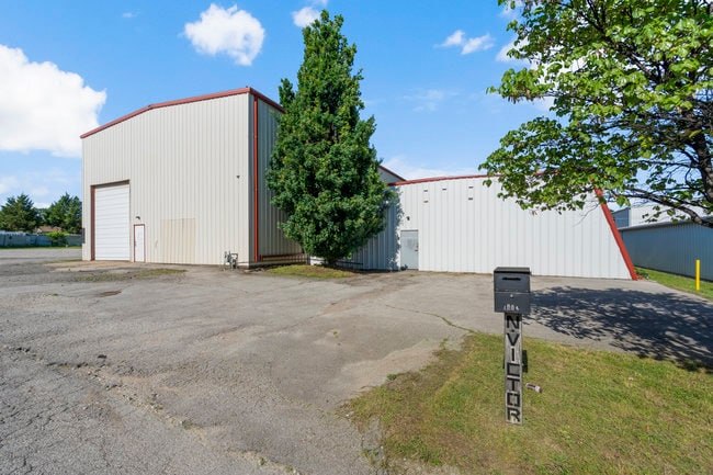 More Photos Of 1004 N Victor Ave, Tulsa Warehouse For Lease