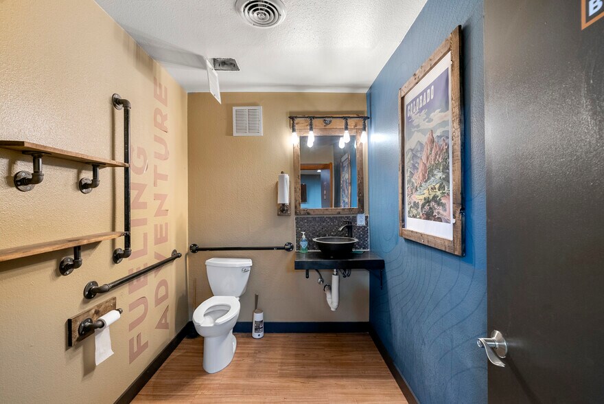 More Photos Of 4837 N Washington St, Denver Freestanding For Sale