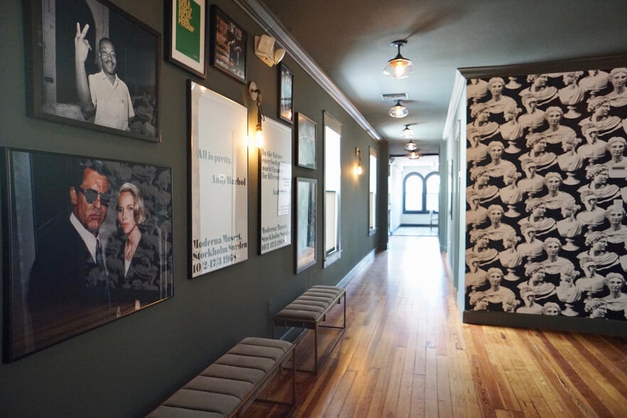 More Photos Of 689 Central Ave, Saint Petersburg Storefront Retail Office For Sale