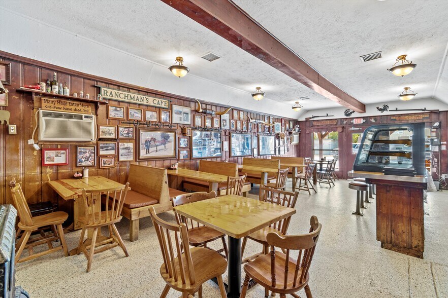 More Photos Of 110 W Bailey St, Ponder Restaurant For Sale
