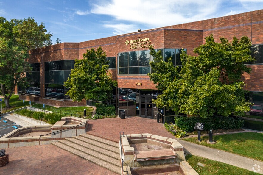 More Photos Of 2720 Gateway Oaks Dr, Sacramento Office For Lease