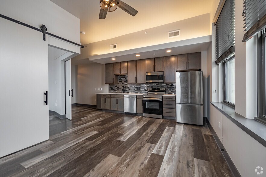 More Photos Of 830 Main St, Cincinnati Apartments For Lease