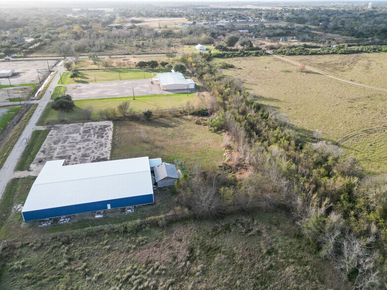 More Photos Of 149 County Road 219, Bay City Warehouse For Sale