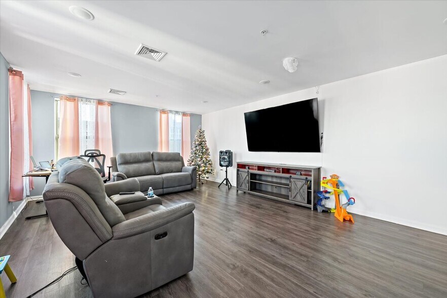 More Photos Of 128 N 8th St, Allentown Warehouse For Sale