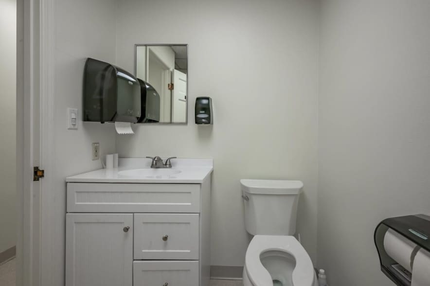 More Photos Of 581 Franklin Pierce Hwy, Barrington Bank For Lease