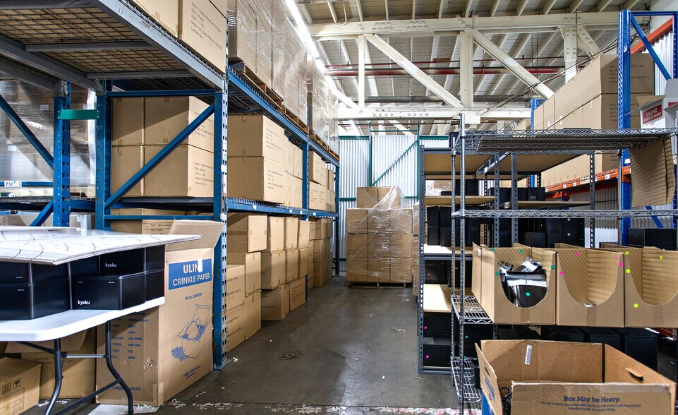 More Photos Of 1919 Vineburn Ave, Los Angeles Warehouse For Lease