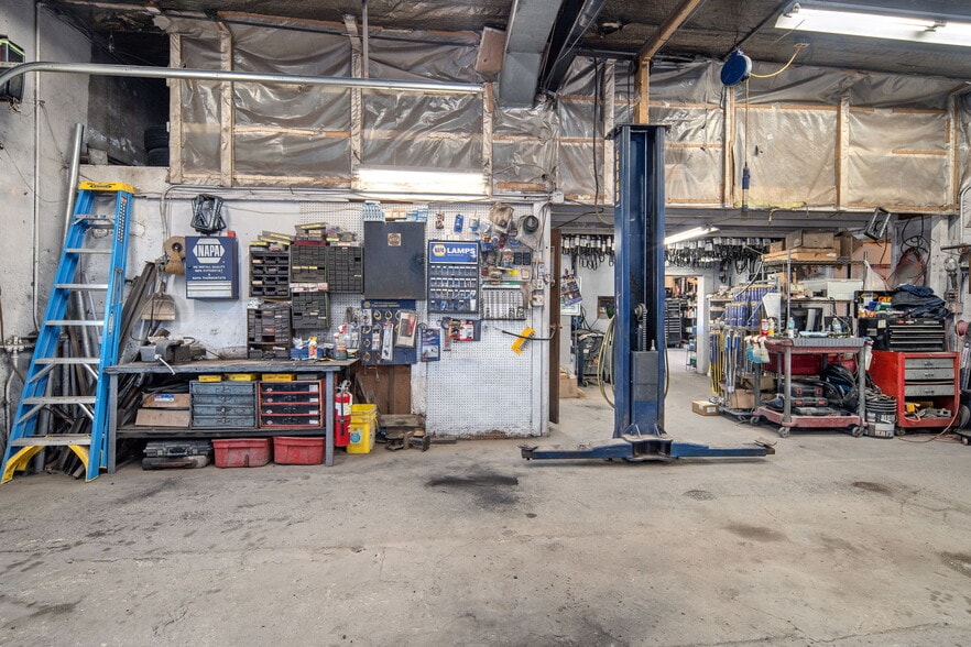 More Photos Of 1907 Van Vranken Ave, Schenectady Auto Repair For Sale