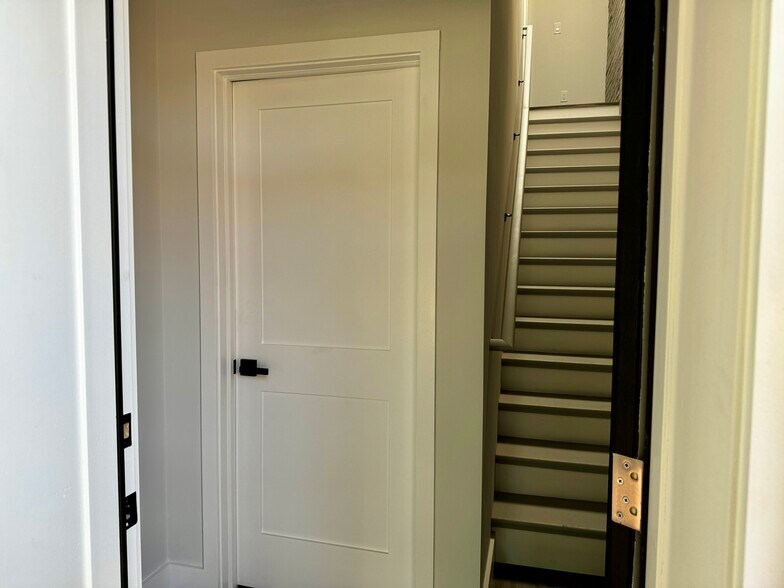 More Photos Of 1235 Pennsylvania Ave SE, Washington Storefront Retail Office For Sale