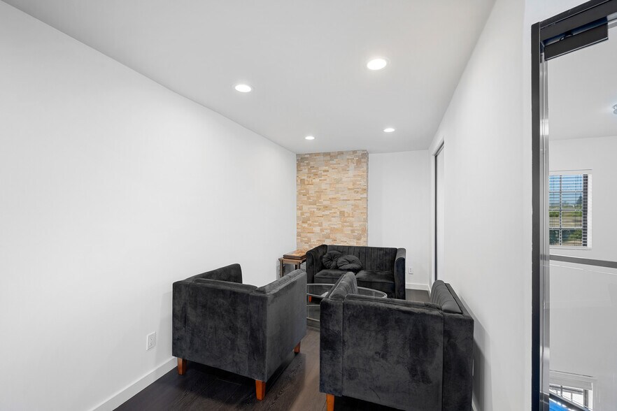 More Photos Of 207 W Alameda Ave, Burbank Office For Sale