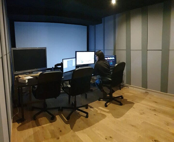 More Photos Of , Paris Office For Sale